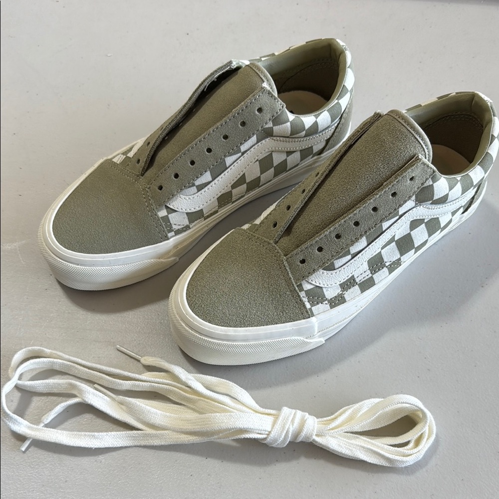 NEW Old Skool Lace Up Checkered Vans - Green - Men’s 5.5/Womens 7